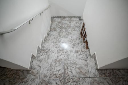 Casa à venda com 130m², 3 quartos e 2 vagasEscada