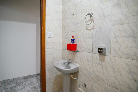 Casa à venda com 130m², 3 quartos e 2 vagasBanheiro Social 2