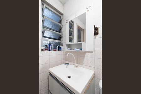 Banheiro de apartamento para alugar com 1 quarto, 36m² em Glória, Porto Alegre