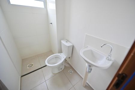 Apartamento para alugar com 42m², 2 quartos e 1 vaga Apartamento para alugar com 42m², 2 quartos e 1 vagaBanheiro Social