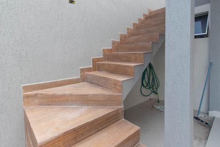 Casa à venda com 320m², 4 quartos e 3 vagasEscada Externa