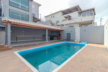 Casa à venda com 320m², 4 quartos e 3 vagasPiscina