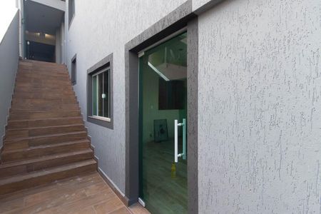 Casa à venda com 320m², 4 quartos e 3 vagasCorredor externo