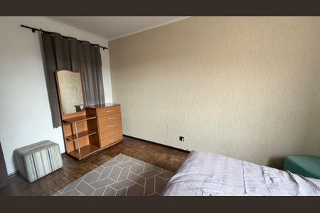 Casa à venda com 242m², 5 quartos e 4 vagasQuarto 4