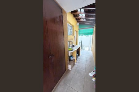 Casa à venda com 242m², 5 quartos e 4 vagasCorredor