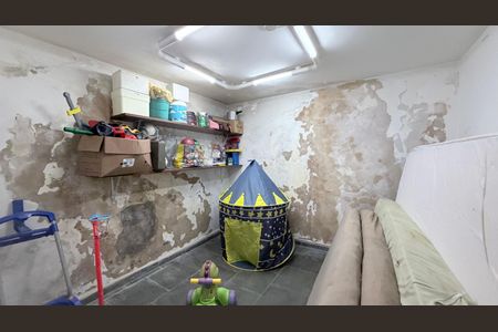 Casa à venda com 242m², 5 quartos e 4 vagasDepósito