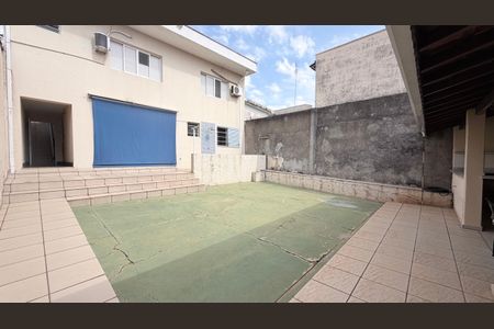 Casa à venda com 242m², 5 quartos e 4 vagasÁrea externa