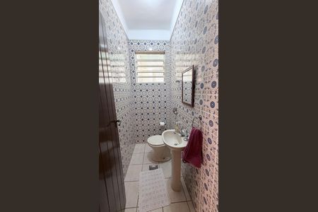 Casa à venda com 242m², 5 quartos e 4 vagasLavabo