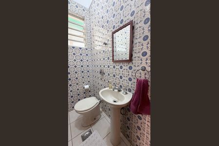 Casa à venda com 242m², 5 quartos e 4 vagasLavabo