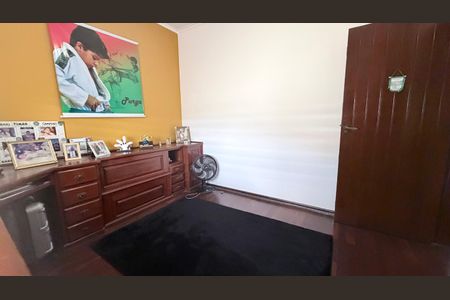 Casa à venda com 242m², 5 quartos e 4 vagasQuarto 3