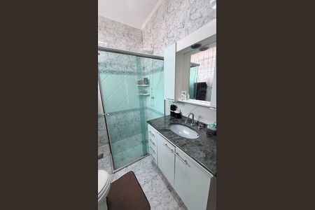 Casa à venda com 242m², 5 quartos e 4 vagasBanheiro