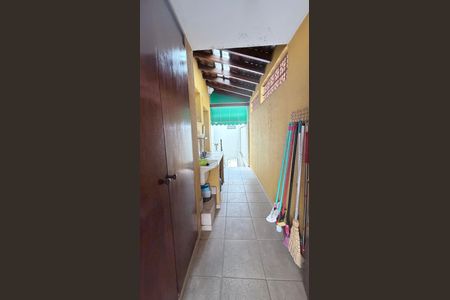 Casa à venda com 242m², 5 quartos e 4 vagasCorredor