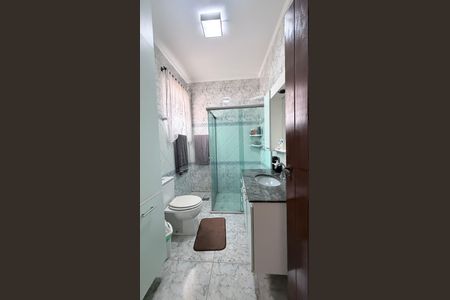 Casa à venda com 242m², 5 quartos e 4 vagasBanheiro