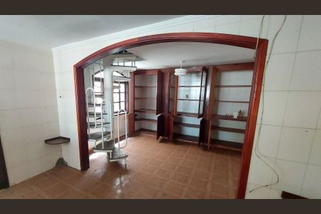 Casa à venda com 3 quartos, 180m² em Vila Eldizia, Santo André