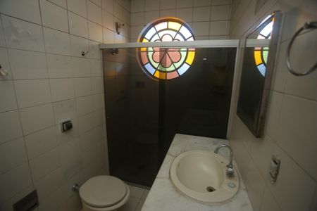 Casa à venda com 200m², 3 quartos e 4 vagasSuite