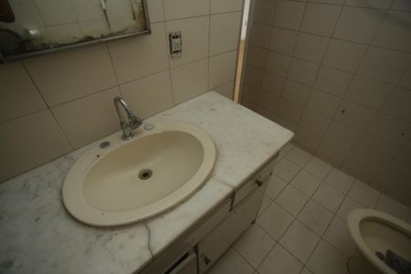 Casa à venda com 200m², 3 quartos e 4 vagasSuite