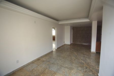 Sala de casa à venda com 3 quartos, 200m² em Coração Eucarístico, Belo Horizonte