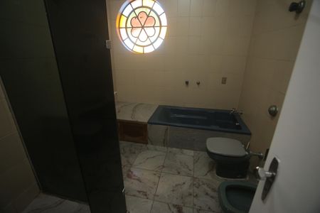 Casa à venda com 200m², 3 quartos e 4 vagasBanheiro