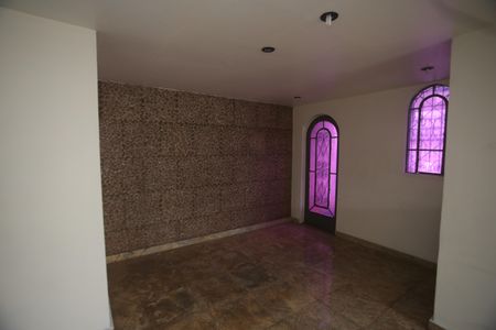 Casa à venda com 200m², 3 quartos e 4 vagasSala