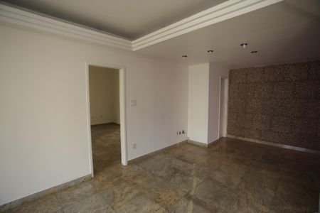 Casa à venda com 200m², 3 quartos e 4 vagasSala