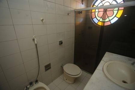 Casa à venda com 200m², 3 quartos e 4 vagasSuite