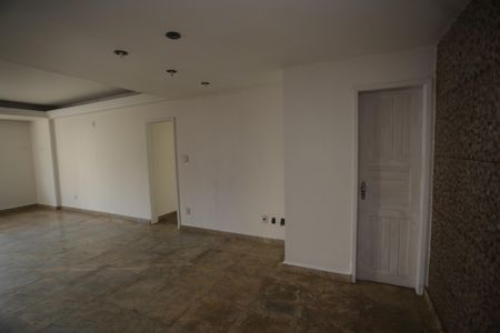 Casa à venda com 200m², 3 quartos e 4 vagasSala