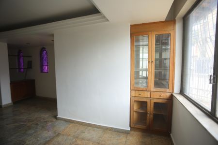 Sala de casa à venda com 3 quartos, 200m² em Coração Eucarístico, Belo Horizonte