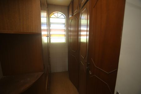 Casa à venda com 200m², 3 quartos e 4 vagasSuite