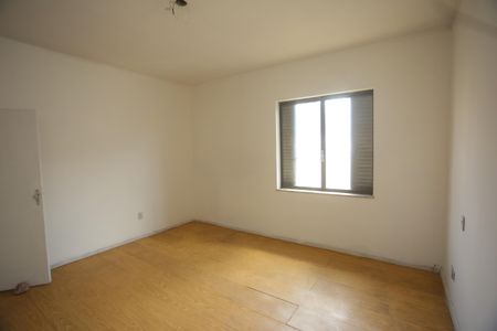 Casa à venda com 200m², 3 quartos e 4 vagasSuite