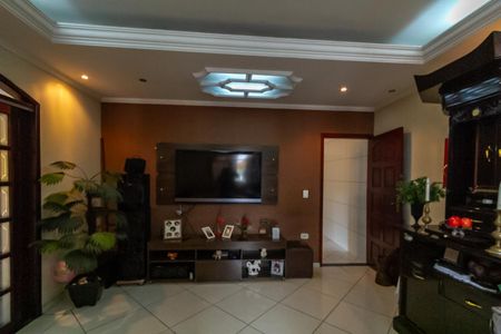 Casa à venda com 150m², 2 quartos e 2 vagasSala