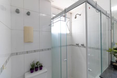 Apartamento à venda com 74m², 2 quartos e 2 vagasBanheiro da Suíte