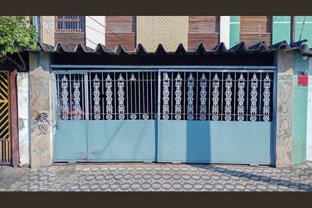 Casa à venda com 118m², 3 quartos e 2 vagasFachada