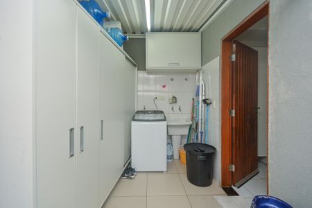 Casa à venda com 97m², 3 quartos e 3 vagas Casa à venda com 97m², 3 quartos e 3 vagasÁrea de Serviço