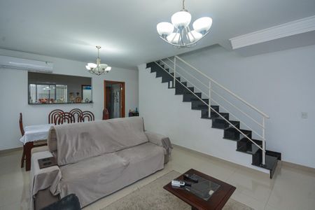 Sala de casa à venda com 3 quartos, 97m² em Jardim Ernestina, São Paulo