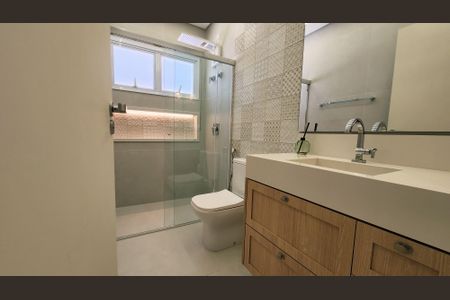 Casa de condomínio para alugar com 196m², 3 quartos e 2 vagasBanheiro