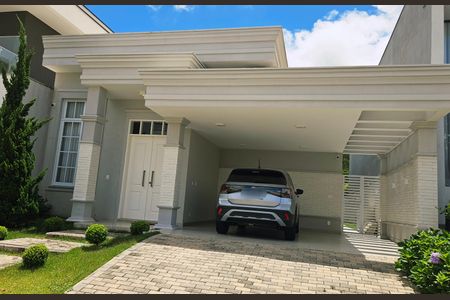 Casa de condomínio para alugar com 196m², 3 quartos e 2 vagasFachada