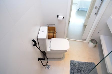 Apartamento à venda com 86m², 2 quartos e 1 vaga Apartamento à venda com 86m², 2 quartos e 1 vagaBanheiro