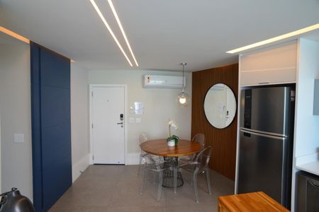 Sala de apartamento à venda com 2 quartos, 86m² em Barra da Tijuca, Rio de Janeiro