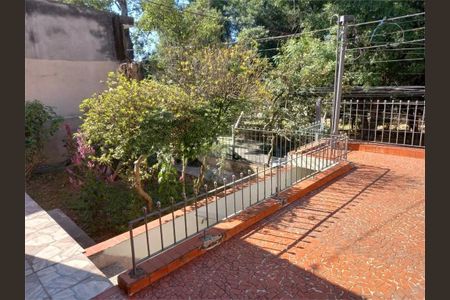 Casa à venda com 3 quartos, 266m² em Vila Tiradentes, São Paulo