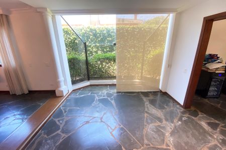 Casa à venda com 696m², 4 quartos e 4 vagas Casa à venda com 696m², 4 quartos e 4 vagassala 3