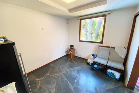 Casa à venda com 696m², 4 quartos e 4 vagas Casa à venda com 696m², 4 quartos e 4 vagassala 4