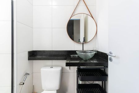 Banheiro de apartamento para alugar com 2 quartos, 51m² em Santo Cristo, Rio de Janeiro