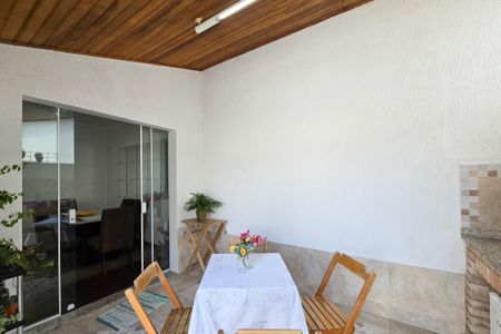 Casa de condomínio à venda com 115m², 3 quartos e 2 vagas Casa de condomínio à venda com 115m², 3 quartos e 2 vagasÁrea Externa