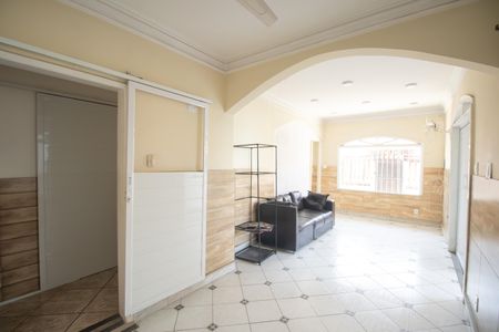 Sala de casa para alugar com 5 quartos, 350m² em Alcantara, São Gonçalo