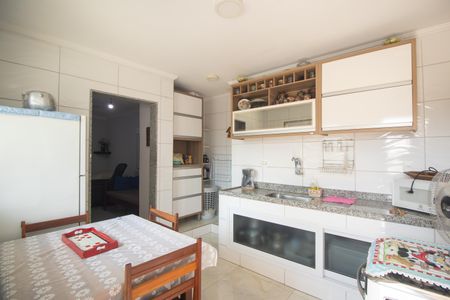 Casa para alugar com 350m², 5 quartos e 4 vagas Casa para alugar com 350m², 5 quartos e 4 vagasCozinha