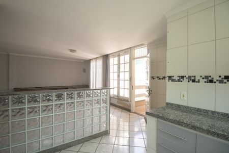 Casa para alugar com 350m², 5 quartos e 4 vagas Casa para alugar com 350m², 5 quartos e 4 vagasCozinha