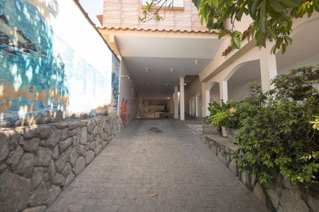 Casa para alugar com 350m², 5 quartos e 4 vagas Casa para alugar com 350m², 5 quartos e 4 vagasGaragem