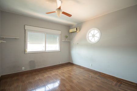 Casa para alugar com 350m², 5 quartos e 4 vagas Casa para alugar com 350m², 5 quartos e 4 vagasQuarto 2