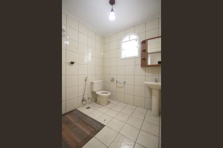 Casa para alugar com 350m², 5 quartos e 4 vagas Casa para alugar com 350m², 5 quartos e 4 vagasBanheiro