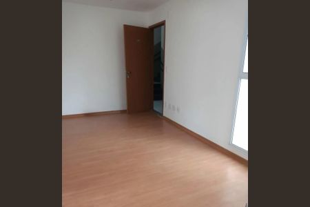 Quarto de apartamento para alugar com 2 quartos, 47m² em Jardim das Margaridas, Salvador